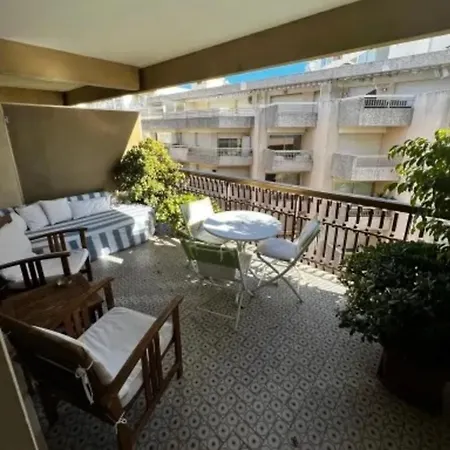Amazing Studio In Les Pins With A Large Terrasse Parking Appartement