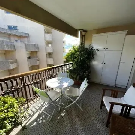 Appartement Amazing Studio In Les Pins With A Large Terrasse Parking Juan-les-Pins