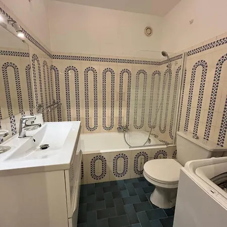 Appartement Amazing Studio In Les Pins With A Large Terrasse Parking *